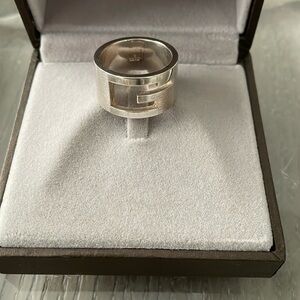 Authentic Gucci Sterling Silver Ring Sz 6